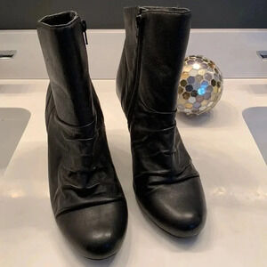 a.n.a  9W black leather ankle boots